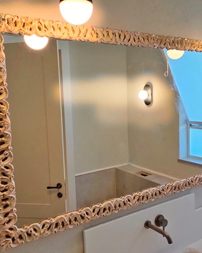 מראה עם לדים עם מסגרת מיוחדת עץ איטלקי